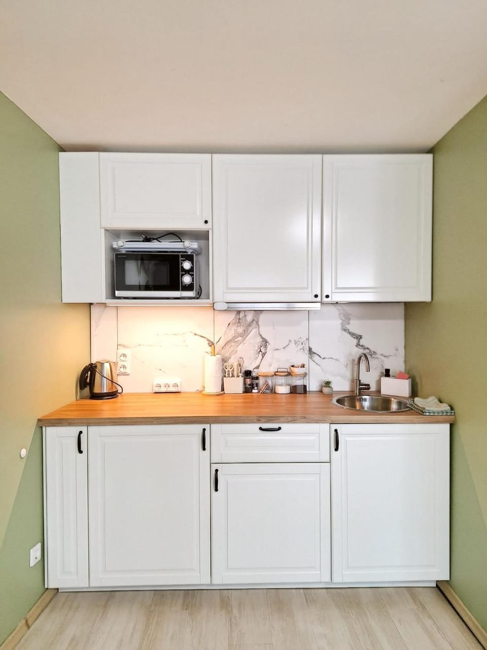 Kitchen or kitchenette, kitchen