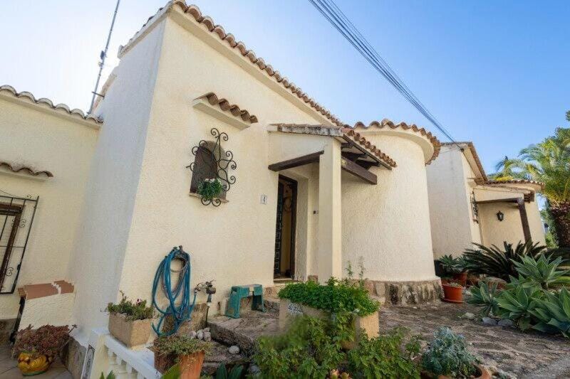 Property building, Garden view