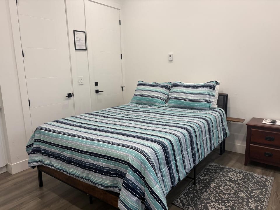 Bird Nest Suites Apartment in Surrey