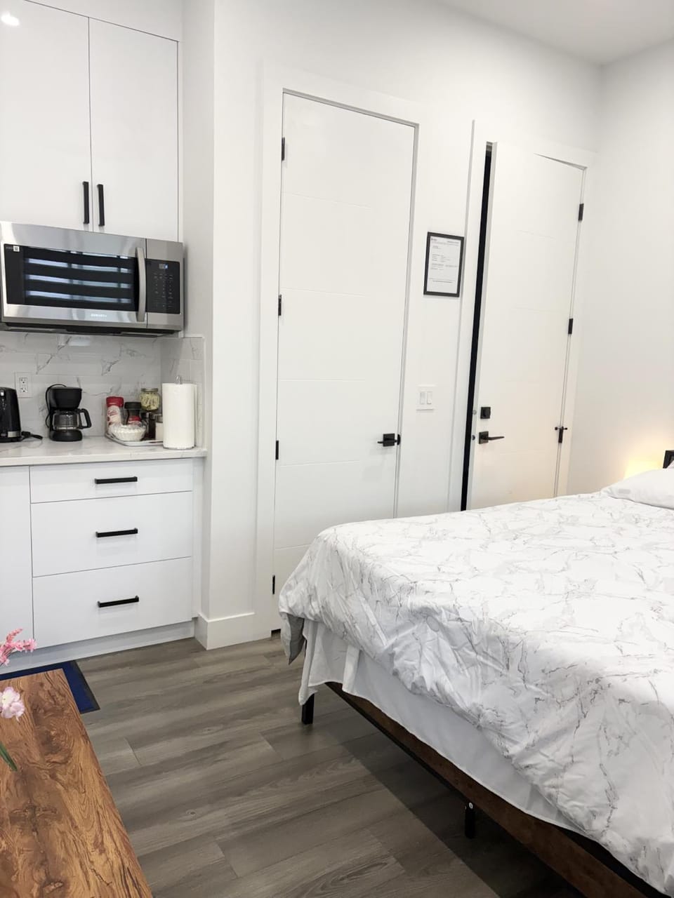 Bed, Kitchen or kitchenette, Bedroom