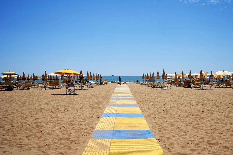 Nearby landmark, Day, Natural landscape, Beach, Sea view, sunbed