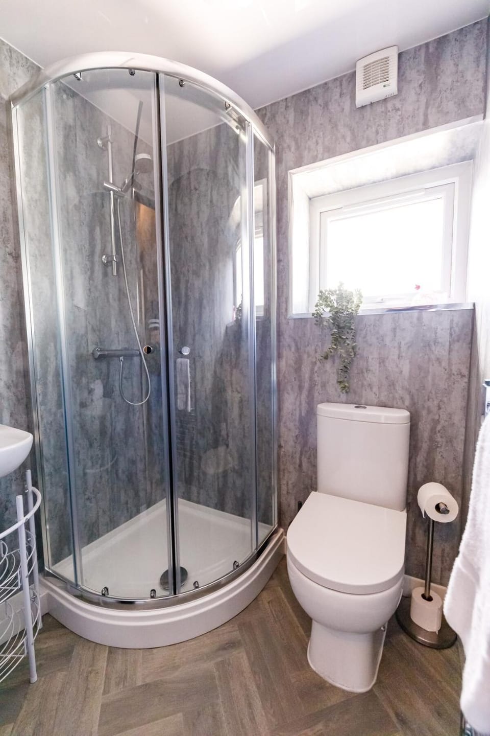 Spacious 4Bed Parking & Wi-Fi - Contractor Stays Apartment in Sunderland