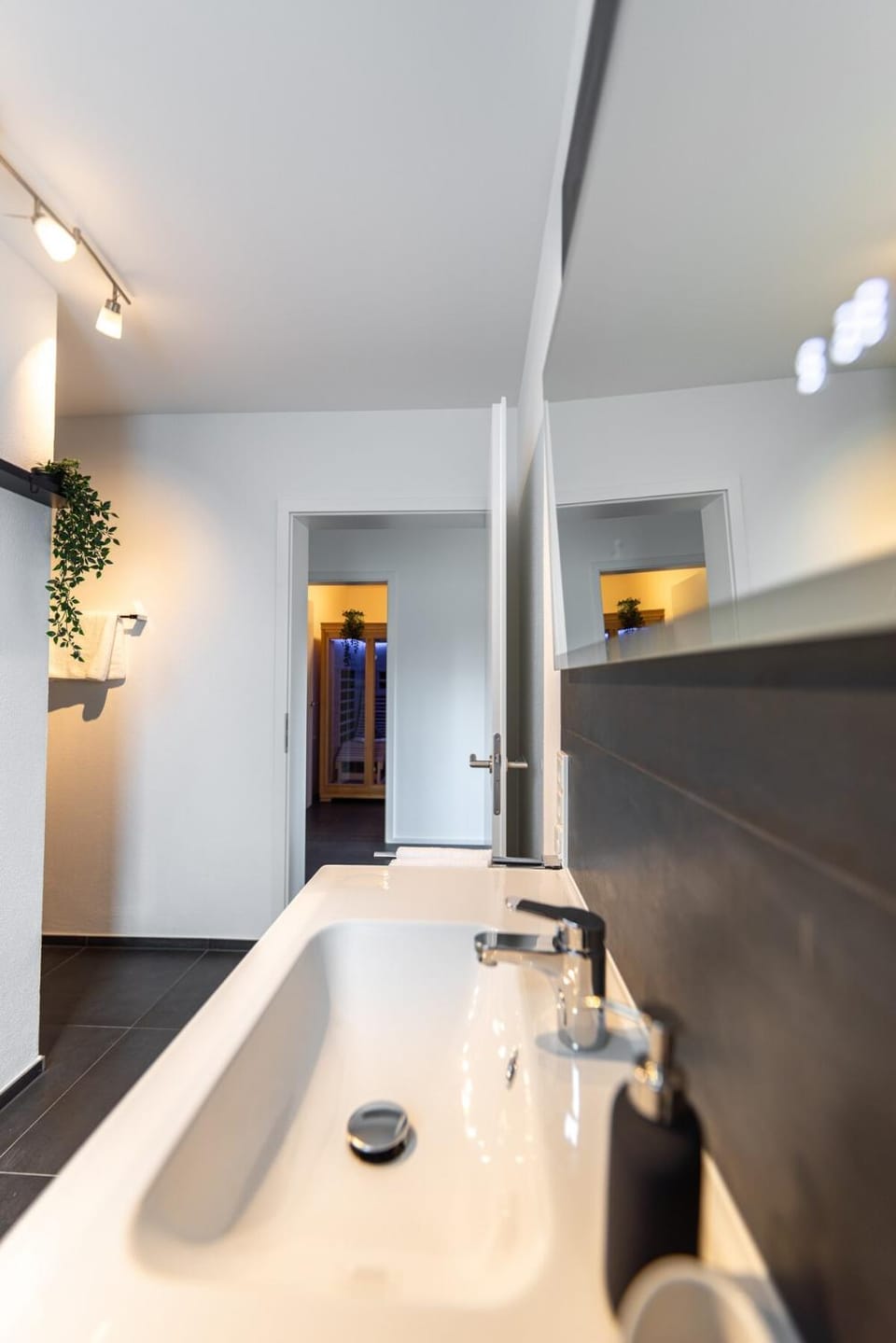 Golden Timber Suite Apartment in Luxembourg