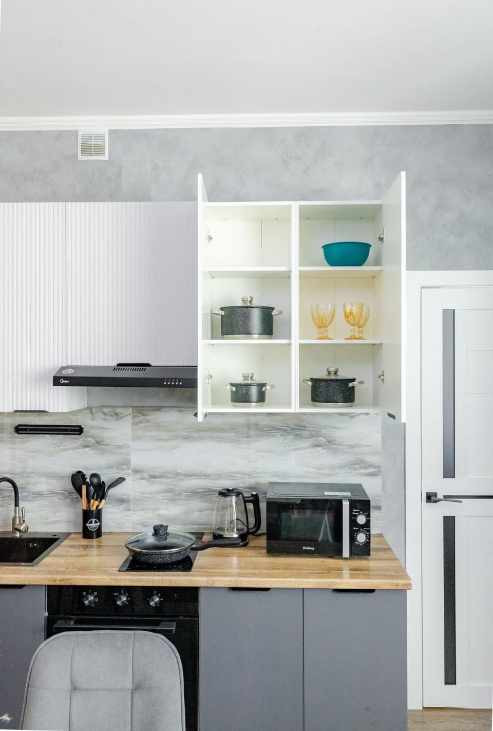 Kitchen or kitchenette