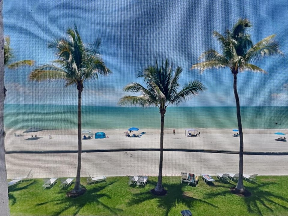 Seaside 208 Apartment in Estero Island