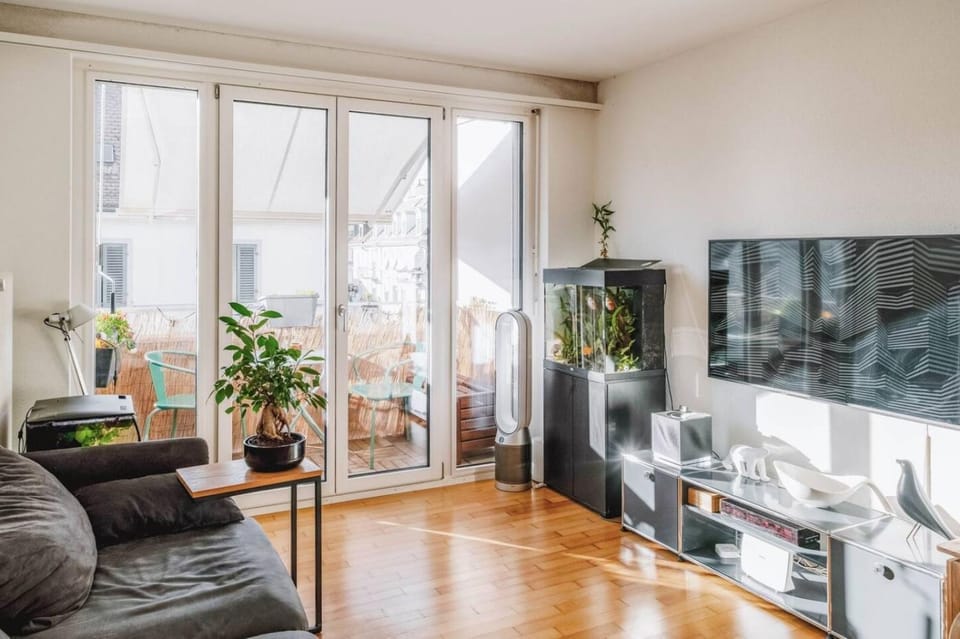 Modern Apartment with balcony in Zurich Center A Hoh - Self Checkin Apartment in Zurich City
