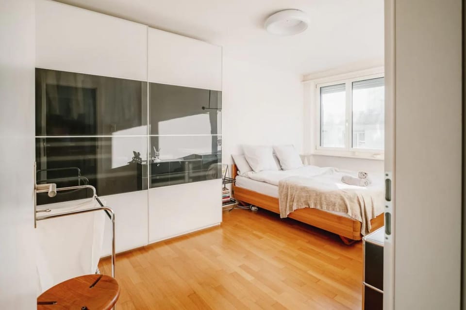 Modern Apartment with balcony in Zurich Center A Hoh - Self Checkin Apartment in Zurich City