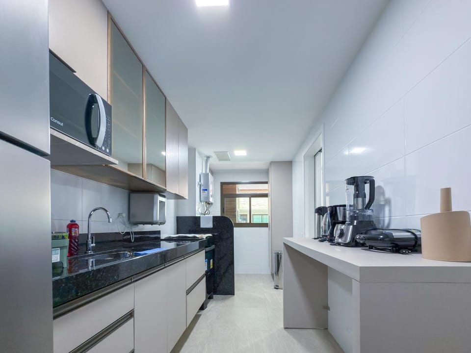 Coffee/tea facilities, Kitchen or kitchenette, stove, toaster