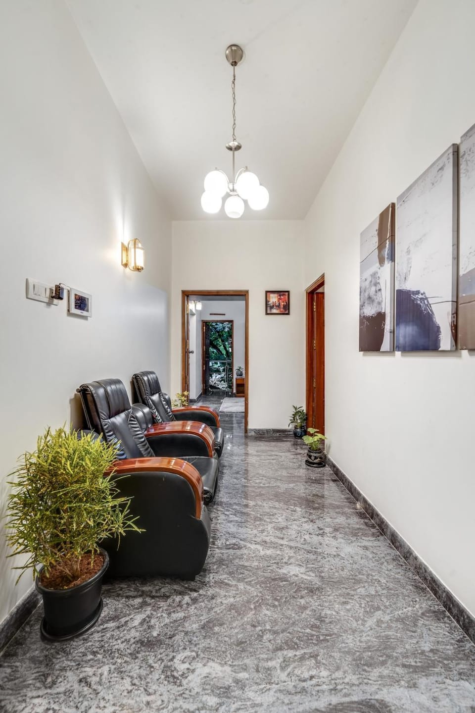 Magnum Opus Party friendly Villa with Theater by Spacez Villa in Bengaluru