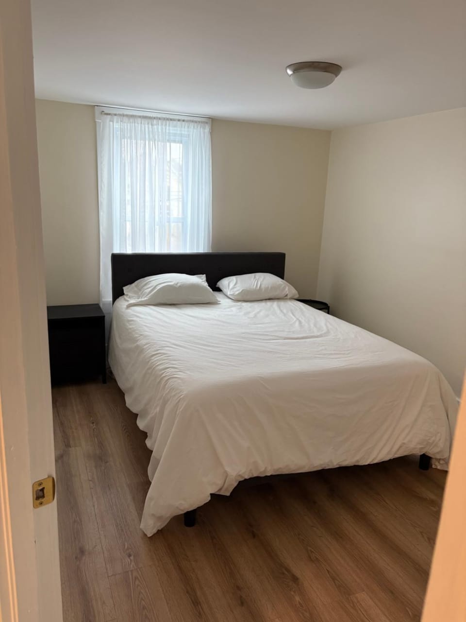 Aluminum city getaway House in Allegheny River