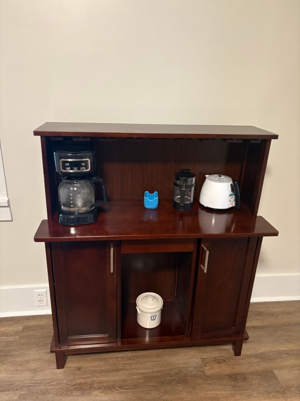 Aluminum city getaway House in Allegheny River