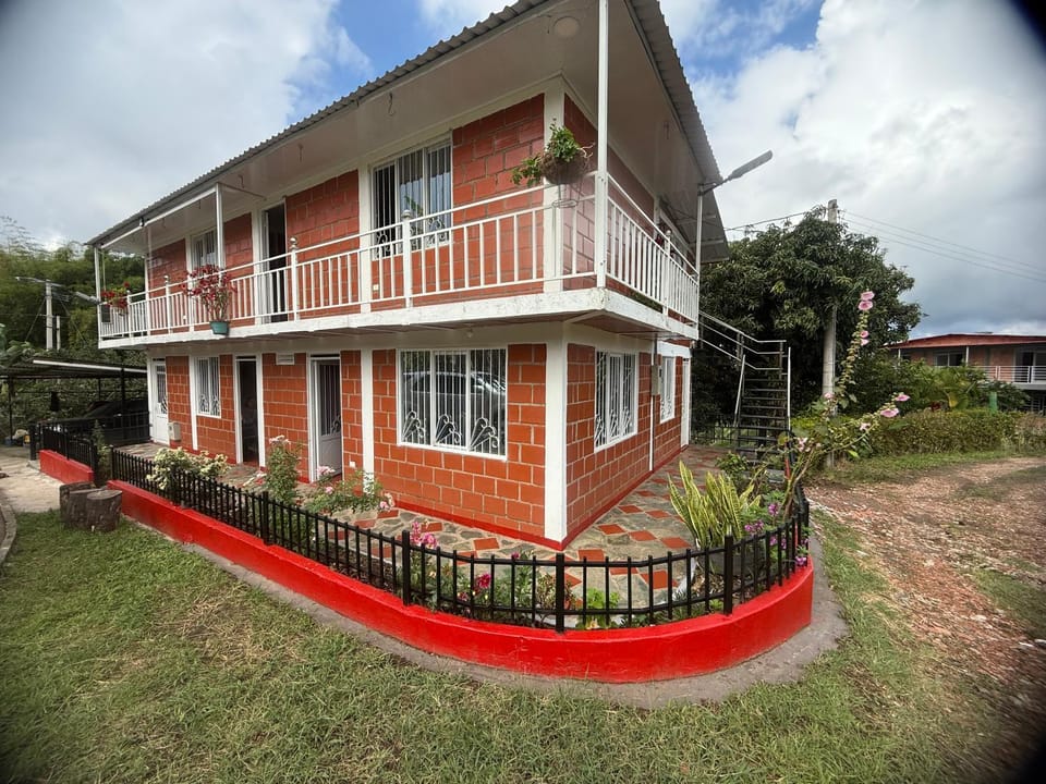 Habitacion Independiente 1 Vereda La Trina Libano Tolima Bed and Breakfast in Caldas, Colombia
