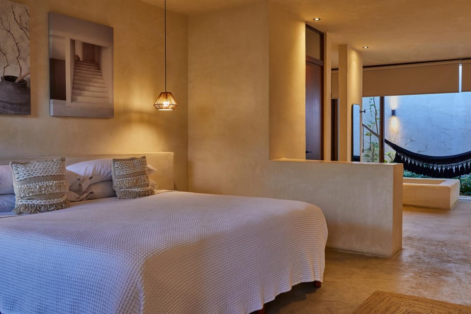 Bed, Photo of the whole room