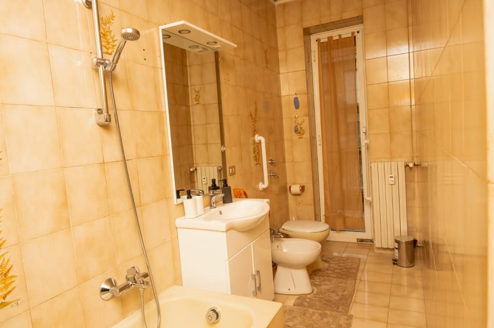 Shower, Bathroom, bidet