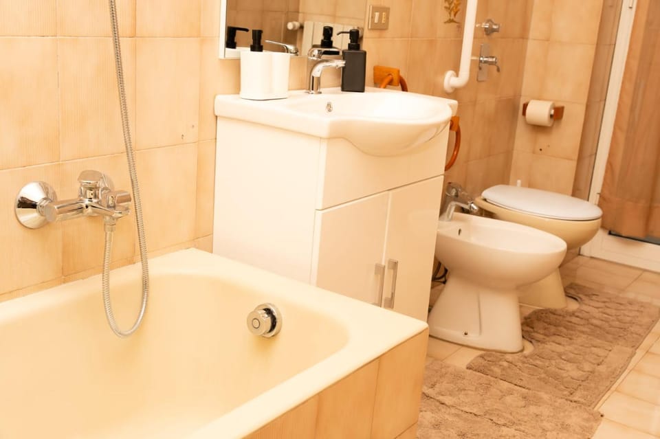 Bathroom, Bath, bidet