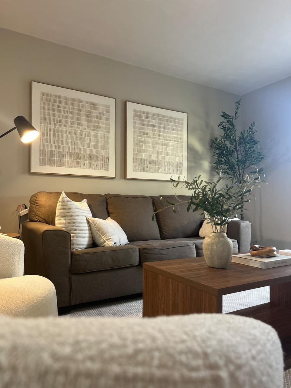 Haven - Walk to the Beach, Free Bikes, and Pool! Apartment in Riviera Beach