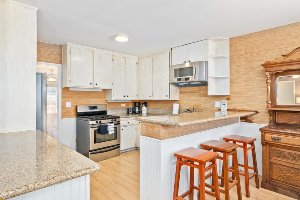 Costa del Sol Apartment in Balboa Peninsula