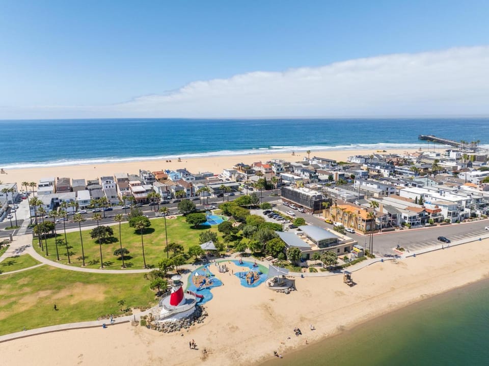 Costa del Sol Apartment in Balboa Peninsula