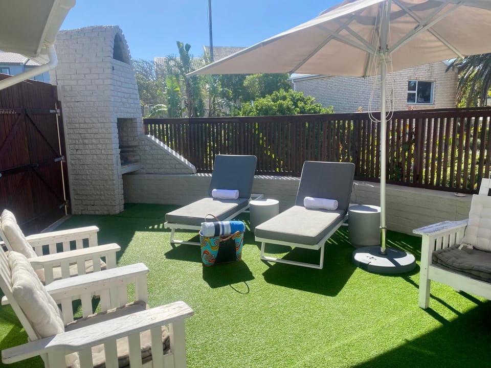 Patio, BBQ facilities, Balcony/Terrace, Inner courtyard view, sunbed