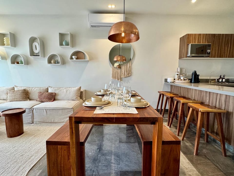 Living room, Seating area, Dining area