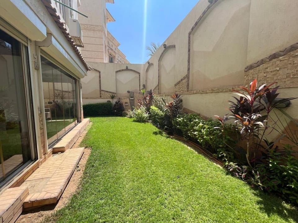 Luxury Stay Garden BBQ near Cairo Festival City Apartment in New Cairo City