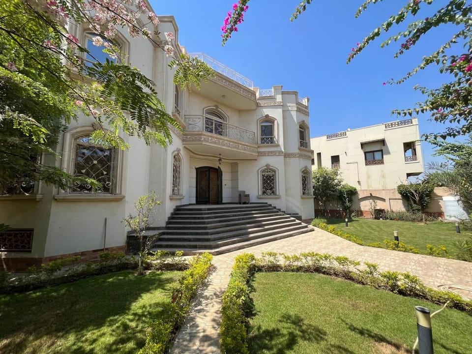 Luxury Stay Garden BBQ near Cairo Festival City Apartment in New Cairo City