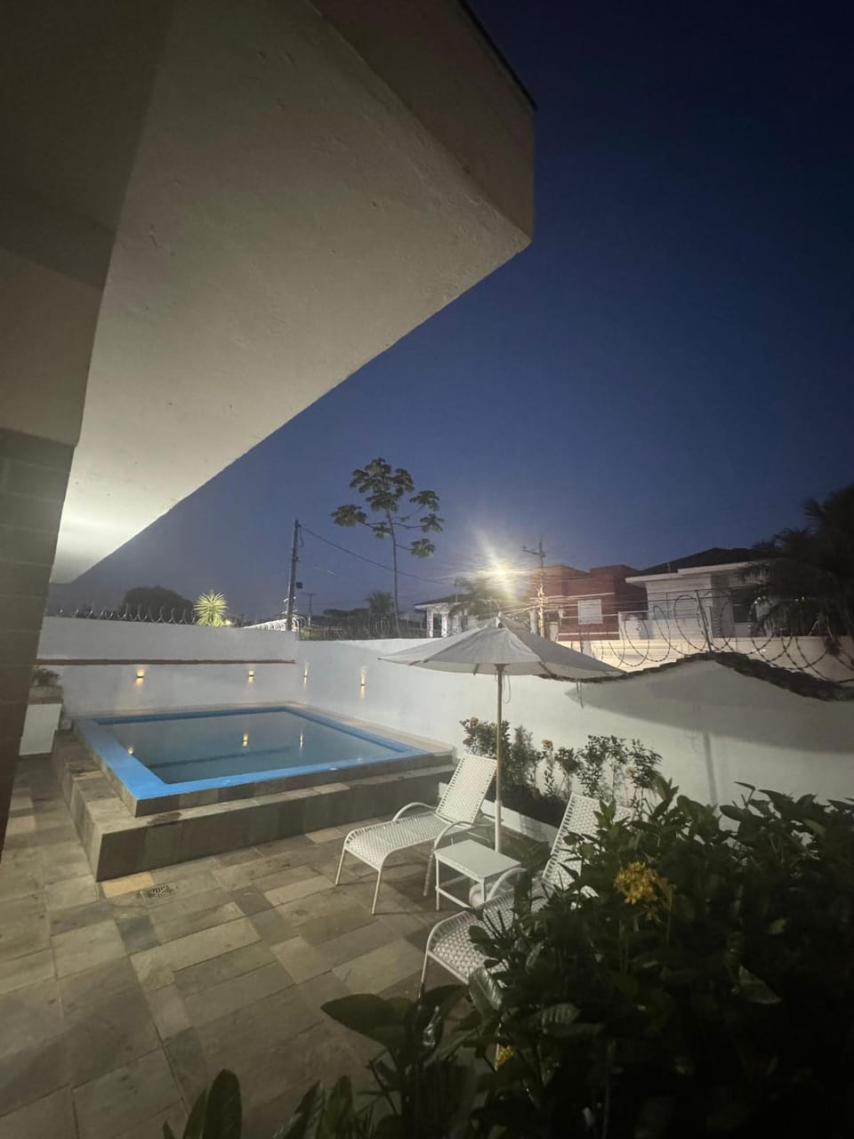 Swimming pool, sunbed