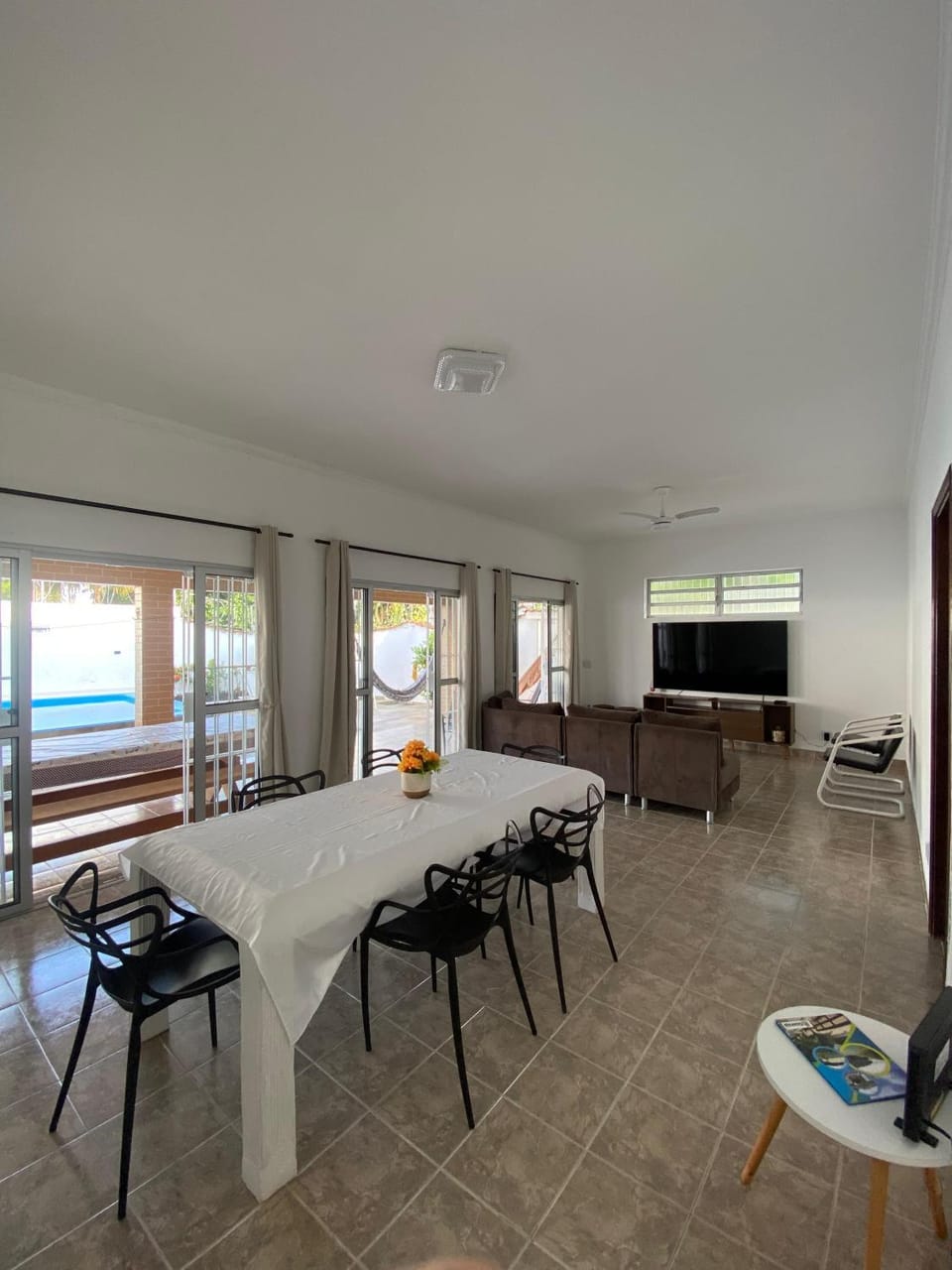 TV and multimedia, Living room, Dining area