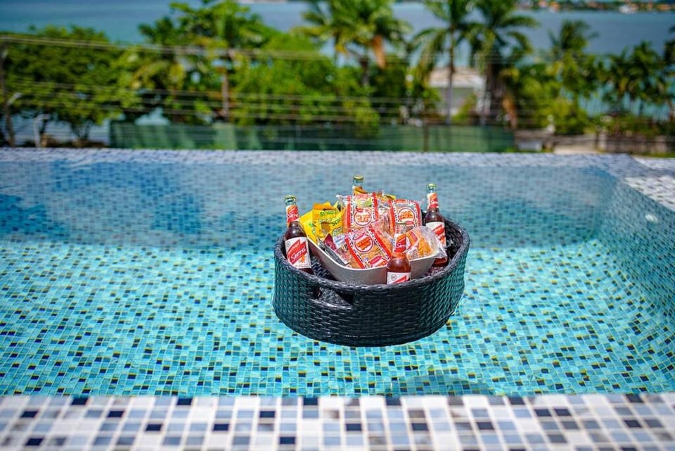 Food and drinks, Pool view, Swimming pool, Breakfast, Continental breakfast, Drinks