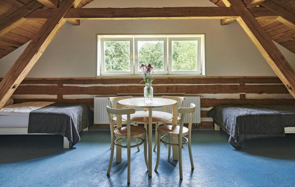 Bed, Living room, Photo of the whole room, Seating area, Dining area