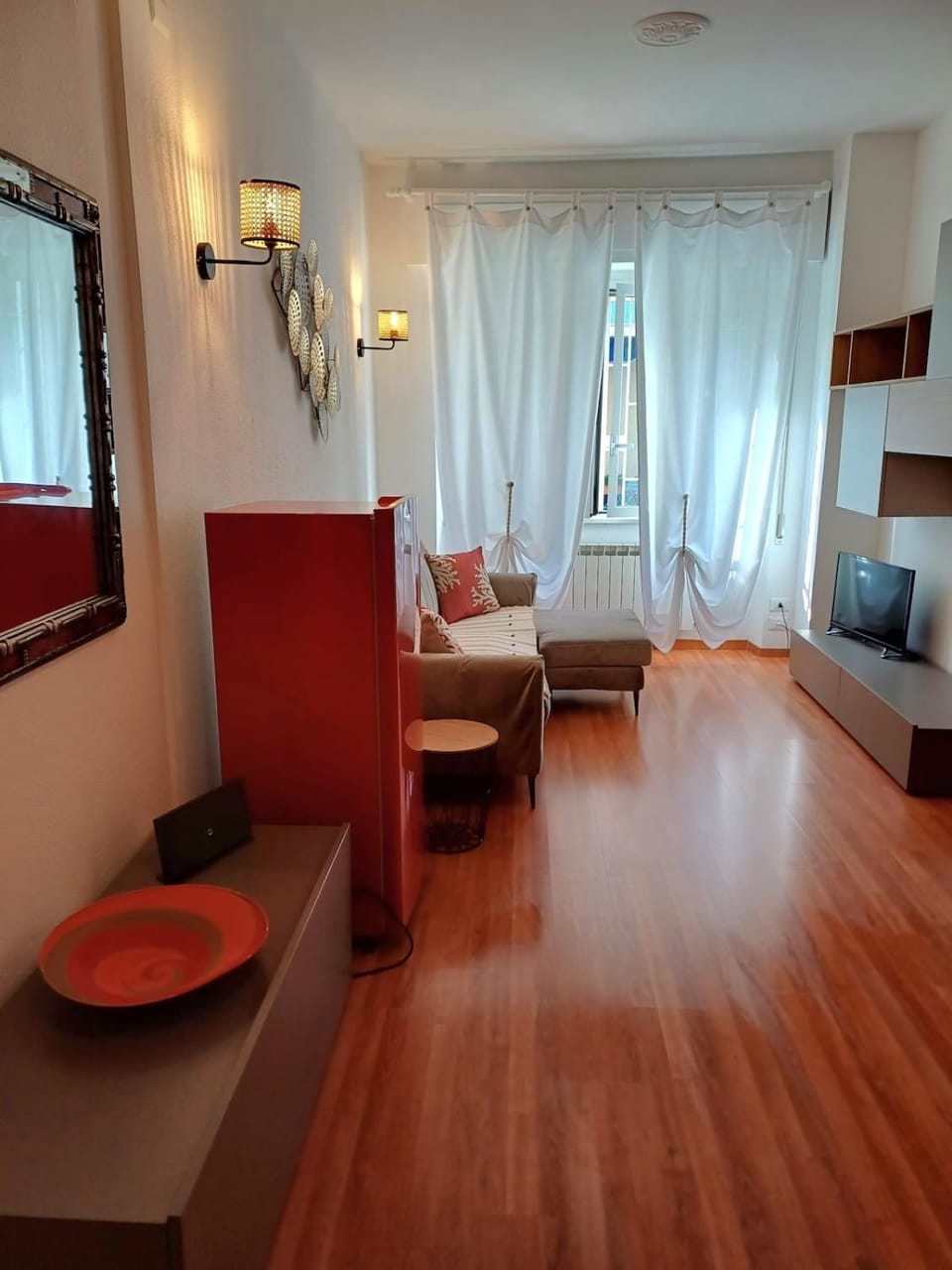 Communal lounge/ TV room, Bed, TV and multimedia, Living room, Photo of the whole room, Evening entertainment, Bedroom