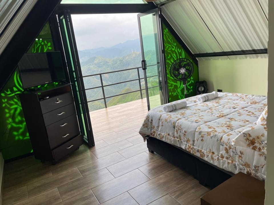 Villa Esmeralda Chalet in Cundinamarca, Colombia
