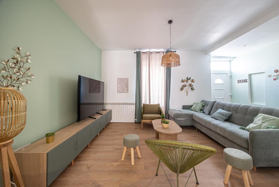 Maison spacieuse avec terrasse dans le centre ville de Reims Villa in Reims