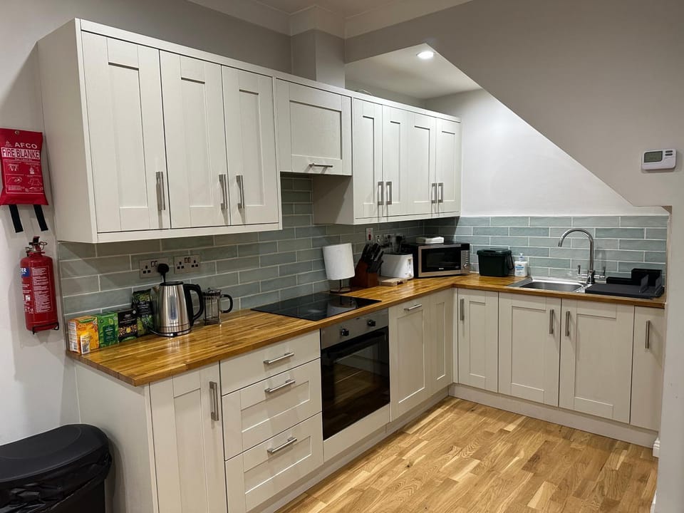Modern 3 Bedroom Townhouse close to Galway City Centre & Salthill Apartment in Galway