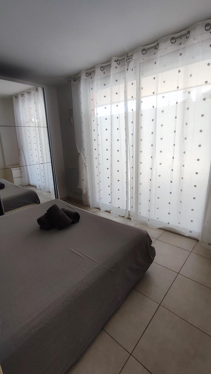T2 Front de Mer et Piscine - Pieds dans l'eau Apartment in Occitanie