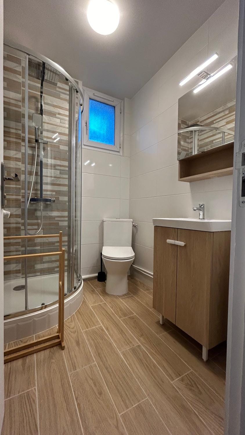 Cosy F2 calme au bord de Seine Apartment in Paris