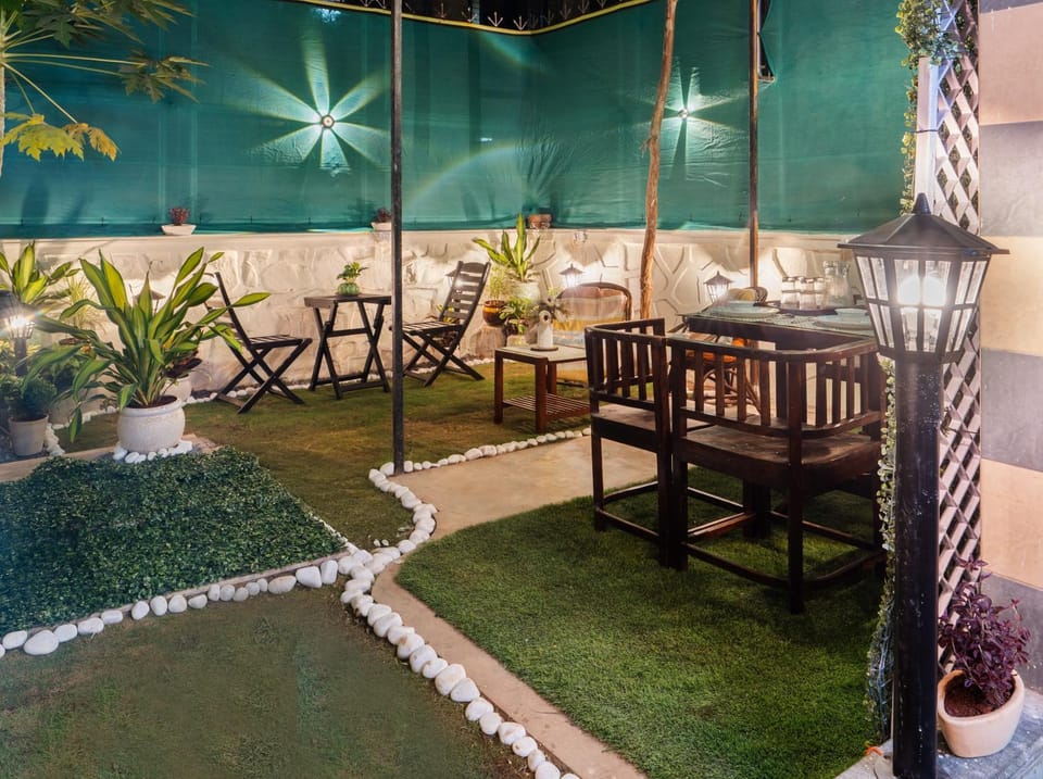 Garden Veil Luxury Villa By Spacez Villa in Mumbai