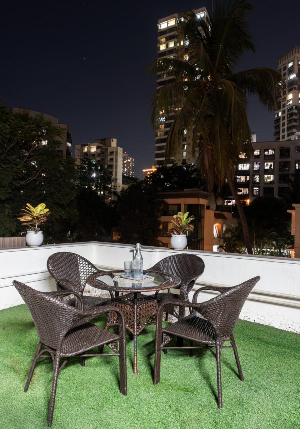 Garden Veil Luxury Villa By Spacez Villa in Mumbai