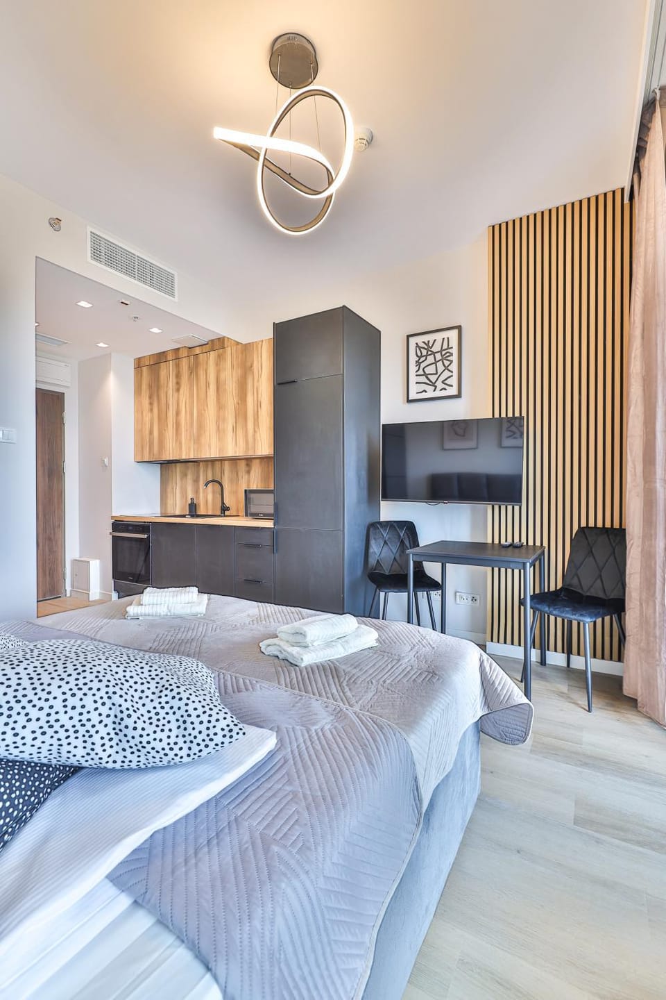 Bed, Kitchen or kitchenette, Photo of the whole room