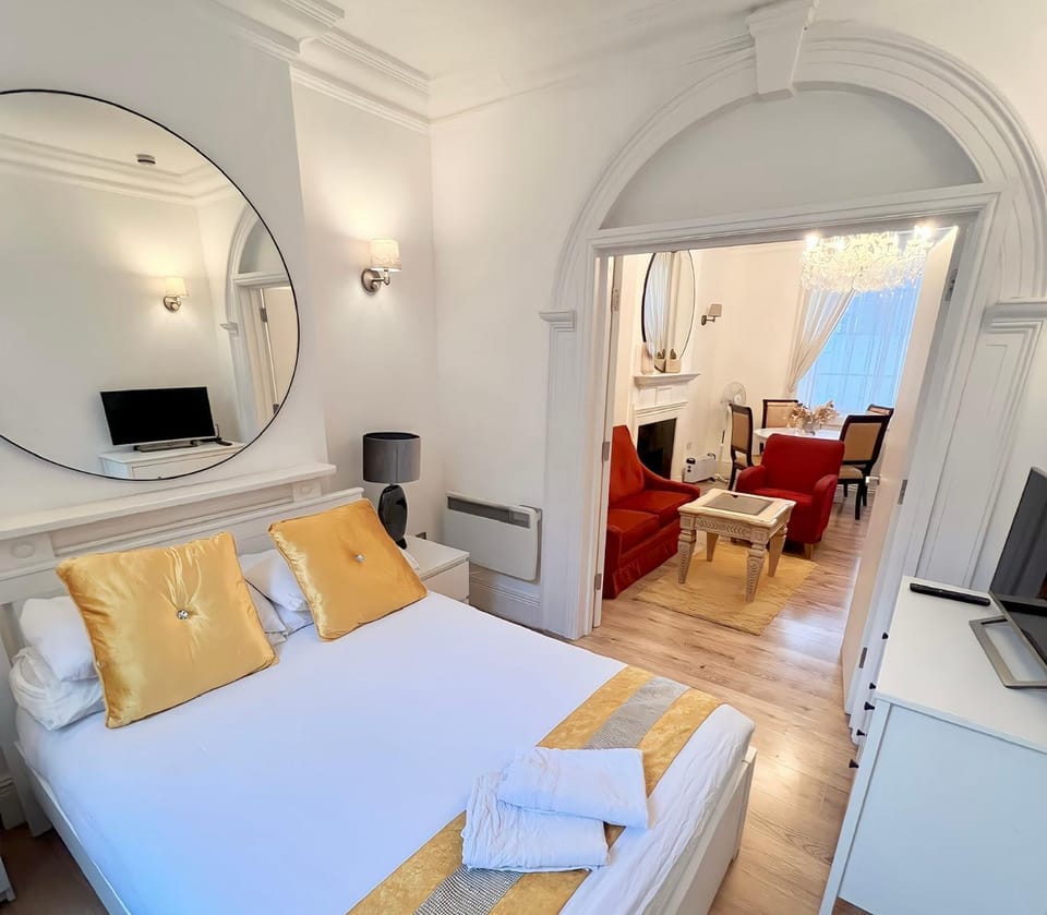 The Hyde Park Luxury Suite Apartment in City of Westminster
