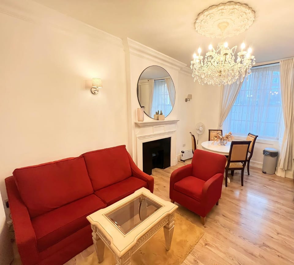 The Hyde Park Luxury Suite Apartment in City of Westminster