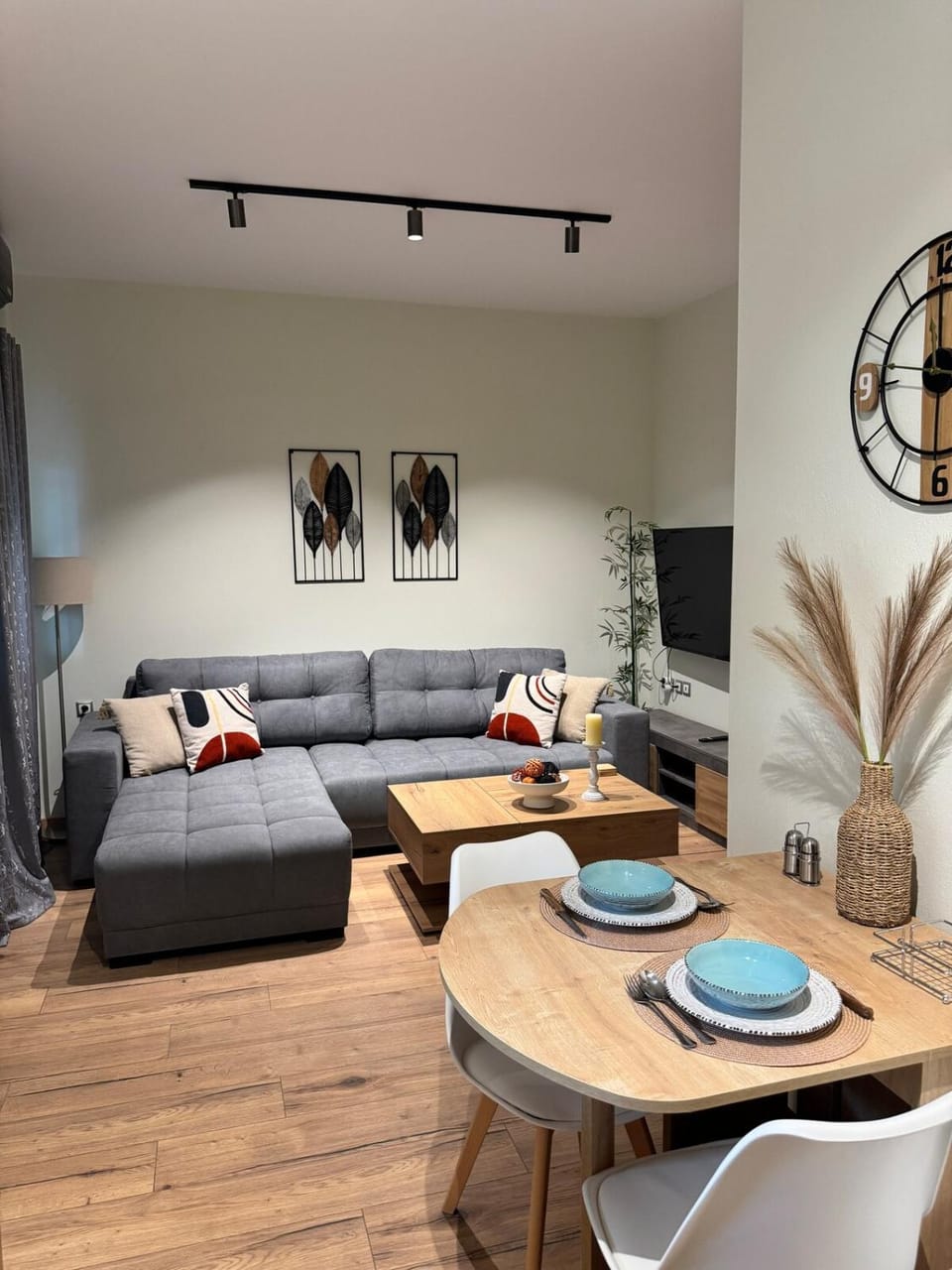 TV and multimedia, Living room, Seating area