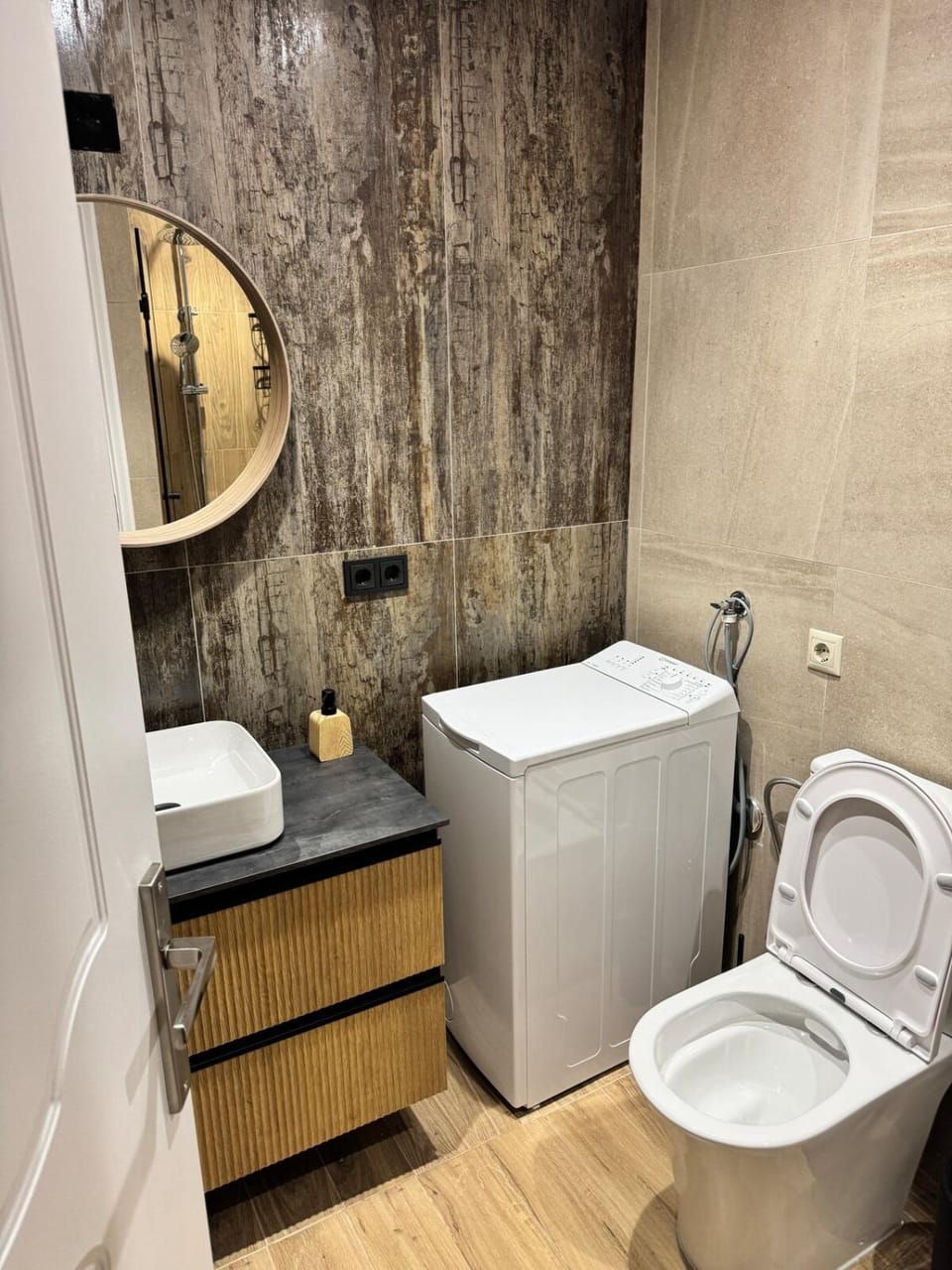 Toilet, Bathroom