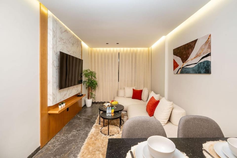 Communal lounge/ TV room, TV and multimedia, Living room, Seating area, Dining area