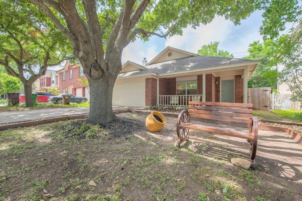 Property building, Patio, Spring, Day, Garden, Garden view