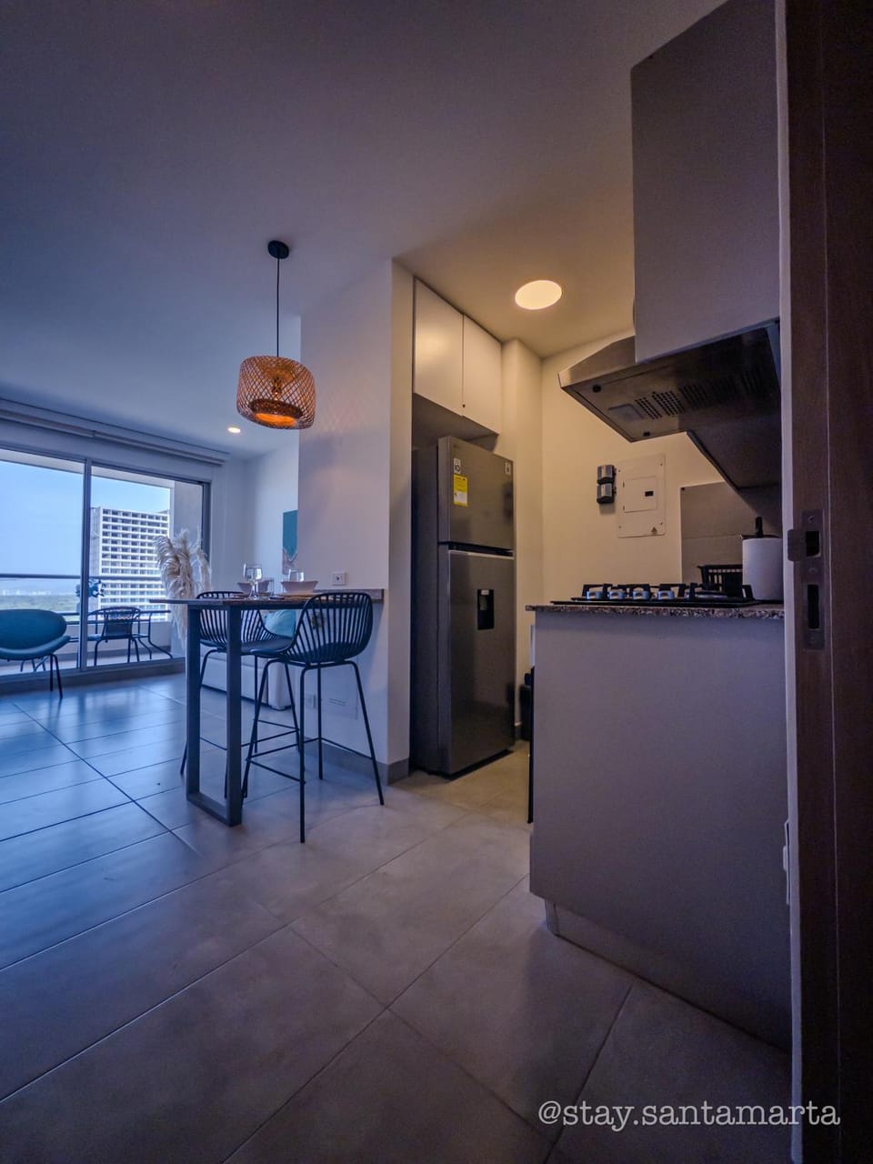 Kitchen or kitchenette, Dining area, oven