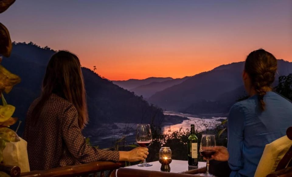 2 days Mekong cruise package with Mekong Lover Cruise from Houay Xay to Luang Prabang or Mekong cruise from Luang Prabang to Huay Xai - Thailand Docked boat in Laos