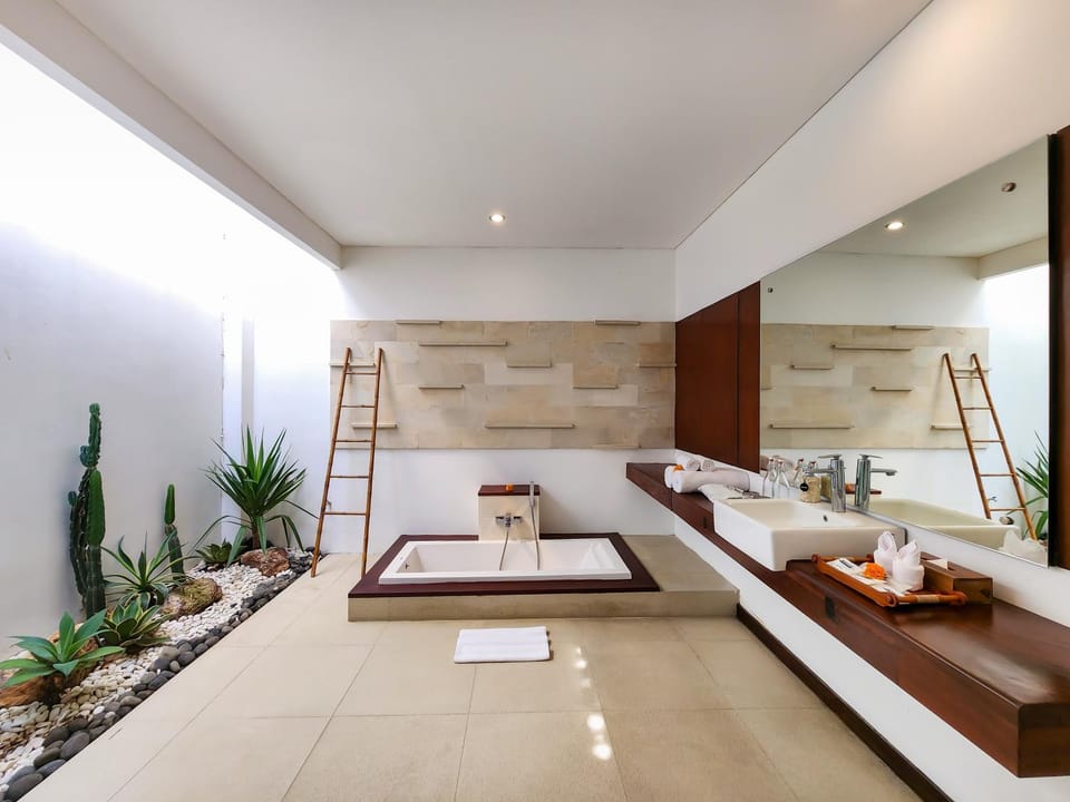 Bathroom, Bath