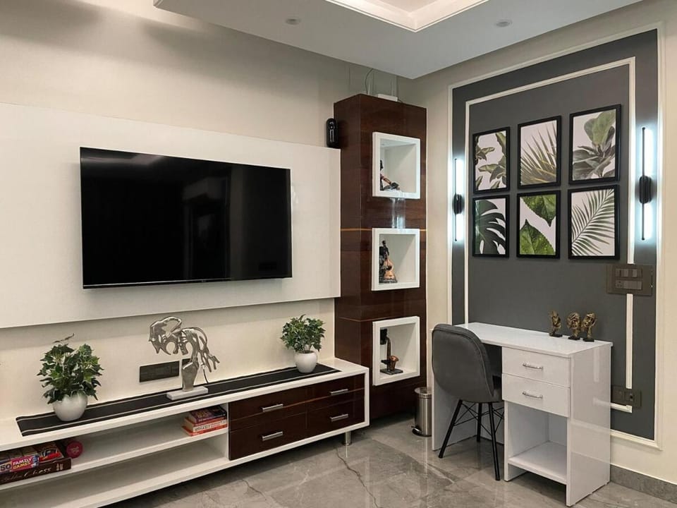 Stylish 3BHK in New Delhi - Luxe 301 Apartment in New Delhi
