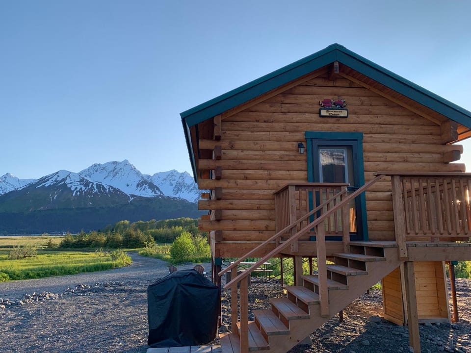 Property building, Natural landscape, BBQ facilities, Mountain view